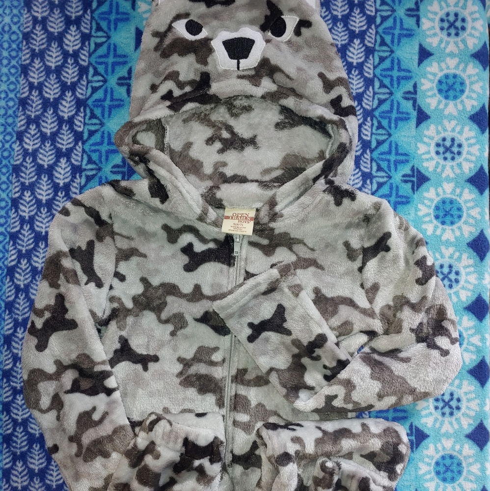 Camo Wolf Onsie! For boys sz6/7